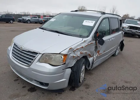 2010 Chrysler Town & Country Touring from USA, damaged, VIN 2A4RR5D18AR198714